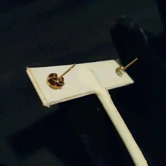 Oval diamond shaped Jade 14k gold Victorian era stud earrings. - Picture 2 of 2